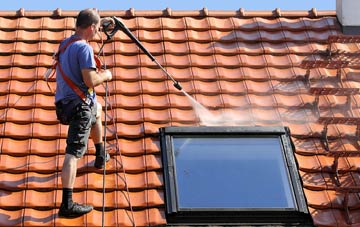 roof cleaning Clwt Y Bont, Gwynedd